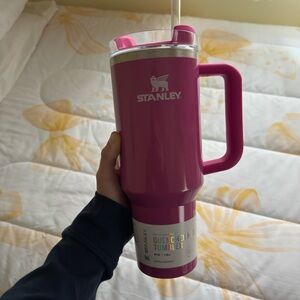 NWT Stanley Glitter Pink Quencher Tumbler
